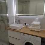 Moderne - Confort - Climatisation - - Soleil- Apartment