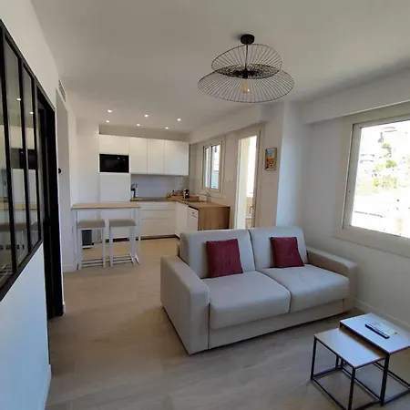 Moderne - Confort - Climatisation - - Soleil- מנטון