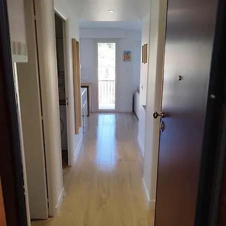 Moderne - Confort - Climatisation - - Soleil- * Menton