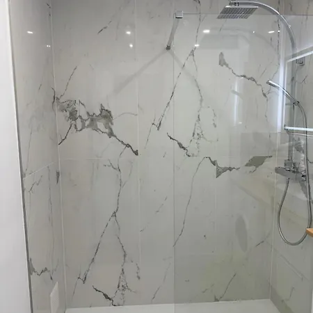 Appartement Moderne - Confort - Climatisation - - Soleil- Menton