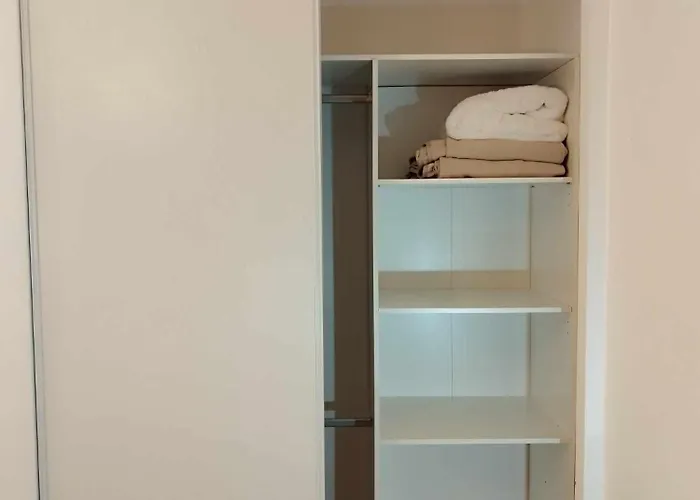 Moderne - Confort - Climatisation - - Soleil- * Μεντόν